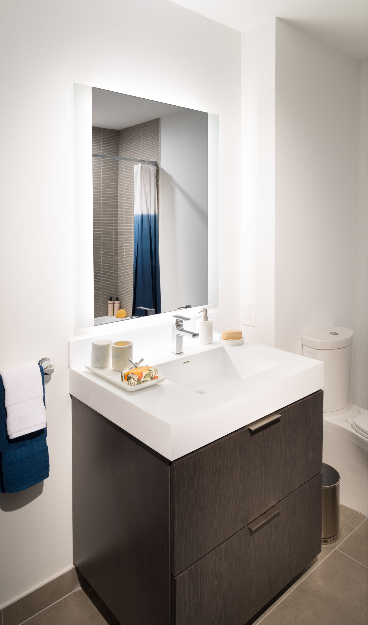 bathroom vanity white sink